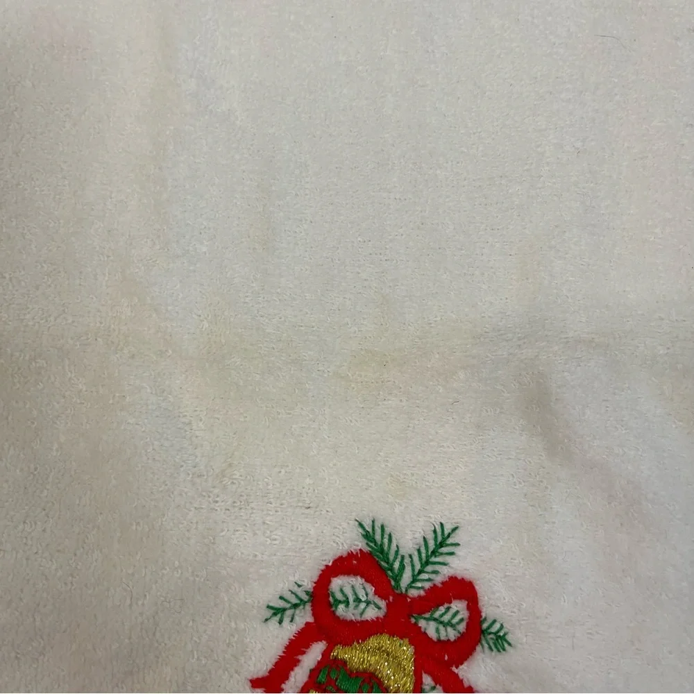 Vintage Bucilla Christmas fingertip towels bathroom hand towels red bells sleigh